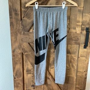 Nike Just Do It logo leggings girls size medium gray black never worn